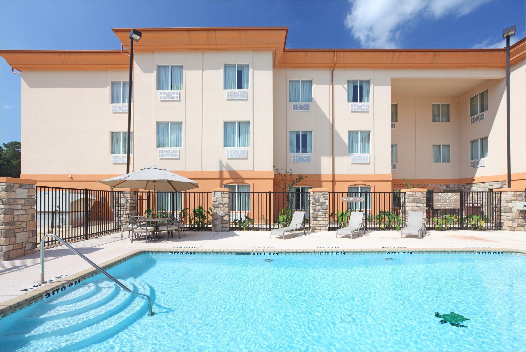 Holiday Inn Express Hotel & Suites Marshall By Ihg Εξωτερικό φωτογραφία