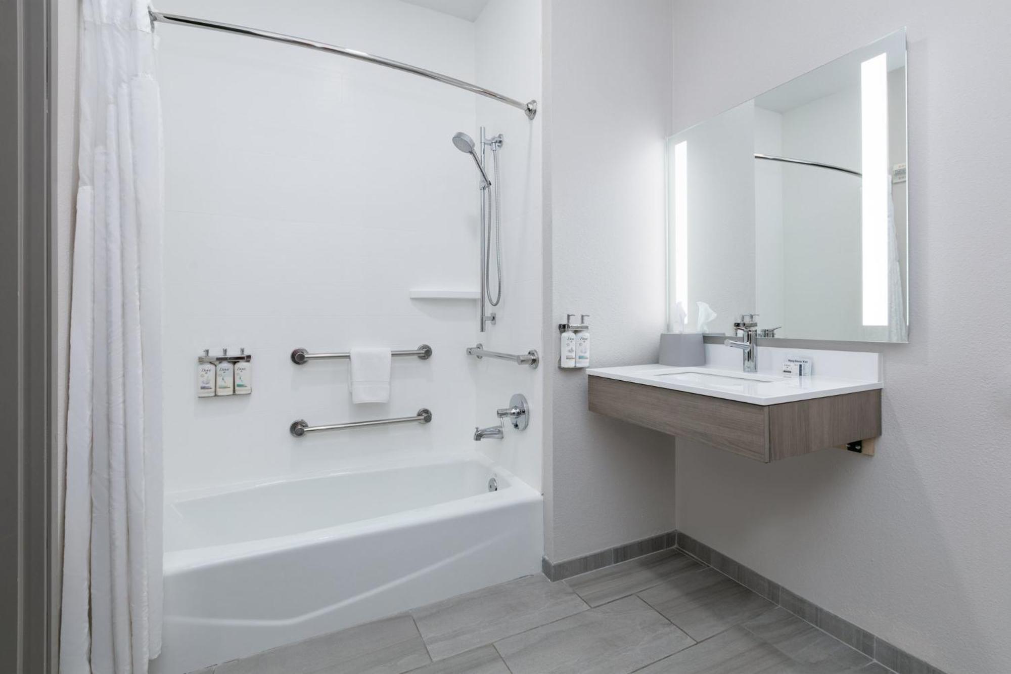 Holiday Inn Express Hotel & Suites Marshall By Ihg Εξωτερικό φωτογραφία