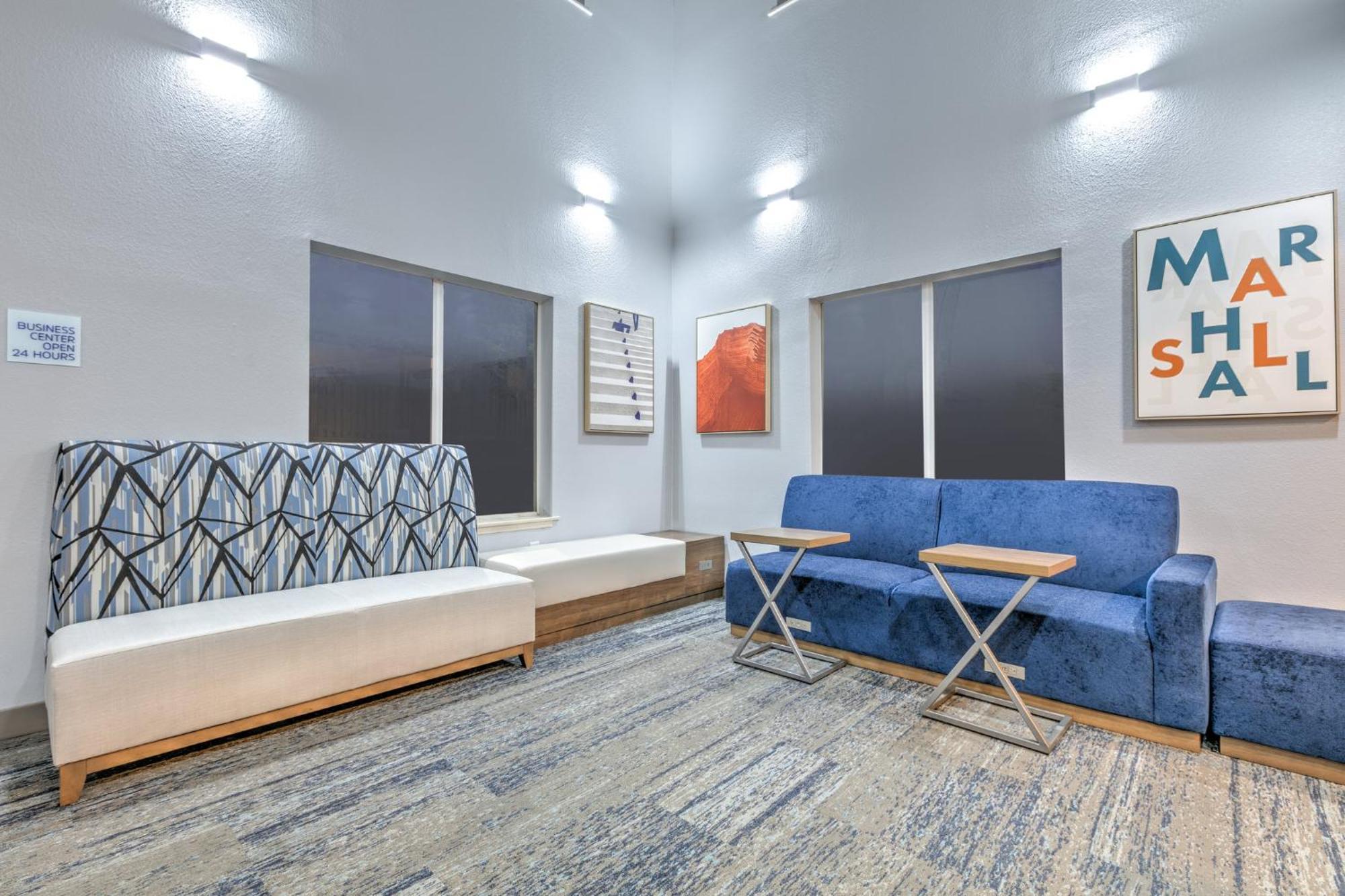 Holiday Inn Express Hotel & Suites Marshall By Ihg Εξωτερικό φωτογραφία