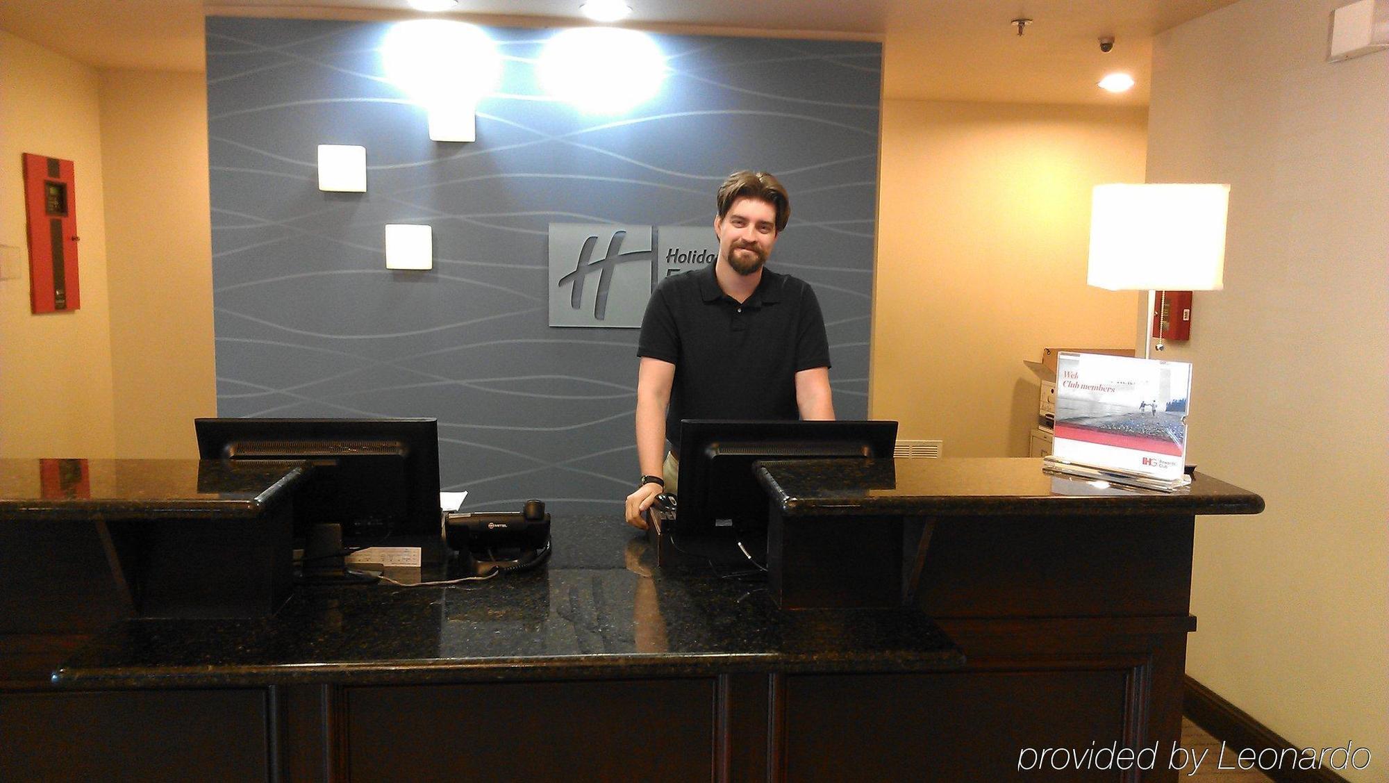 Holiday Inn Express Hotel & Suites Marshall By Ihg Εξωτερικό φωτογραφία